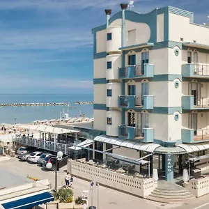 Strand Szálloda